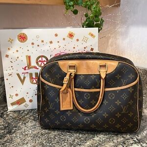 Louis Vuitton Monogram Deauville